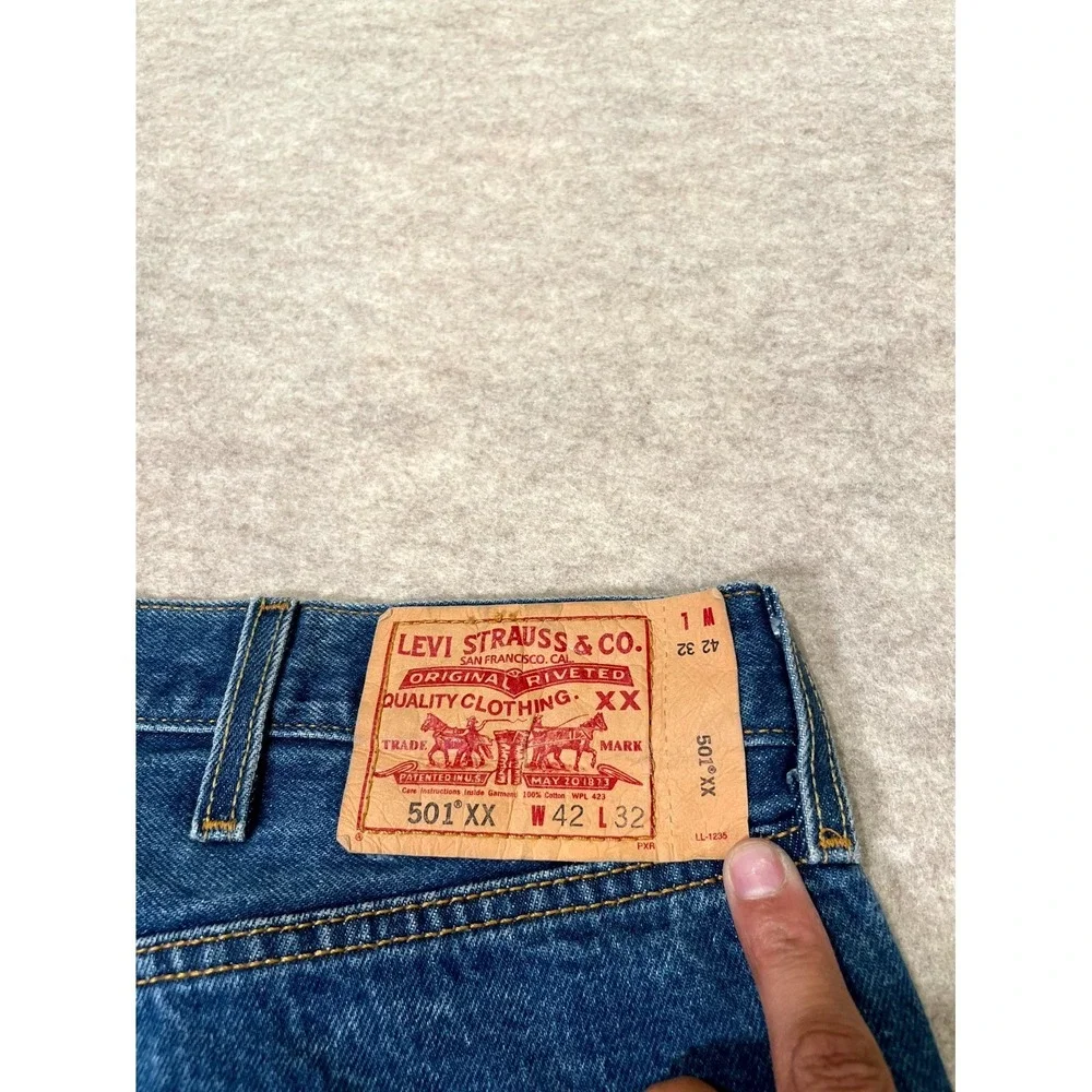 Levis 501 Original Fit Jeans Mens 42x32 Blue Denim Cotton Straight Leg High Rise